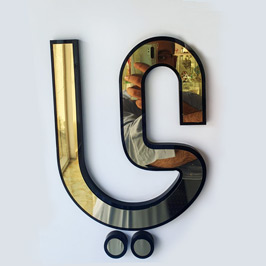 Flat Cut Black Acrylic Sign Letter with Gold Mirror Stainless Steel