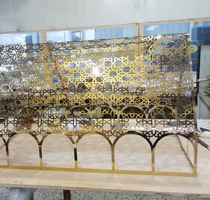 قص المعدن بالليزر