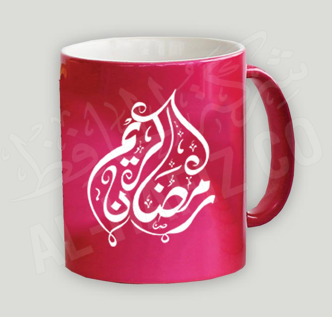 الطباعة على مج أحمر و كتابة باللون الأبيض 