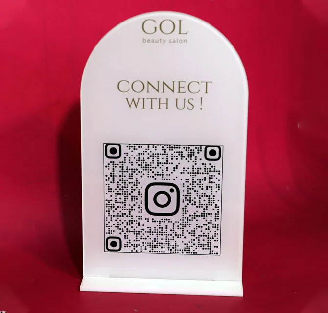 حامل قائمة QR مقوس للصالونات والمقاهي
