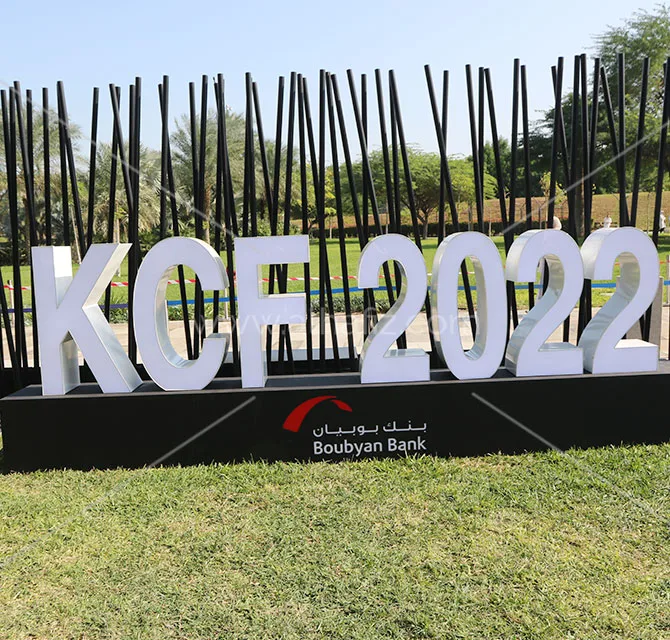 حروف معدنية ثلاثية الأبعاد قائمة بذاتها لفعالية I Love KCF