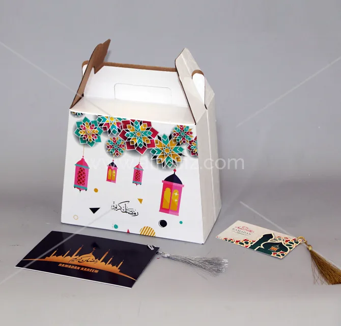 صندوق هدايا رمضان بالفوانيس مع بطاقات