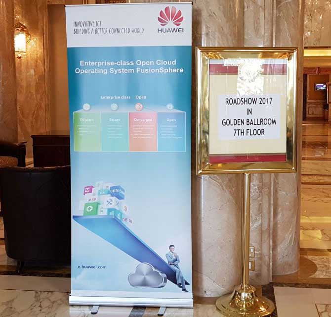 Roll Up Banner & Poster Stand