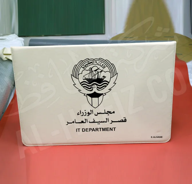 طباعة السلك سكرين على الأغلفة